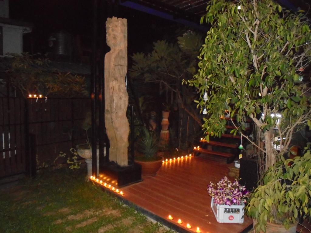 Chez Pom Hotel Chiang Mai Bagian luar foto