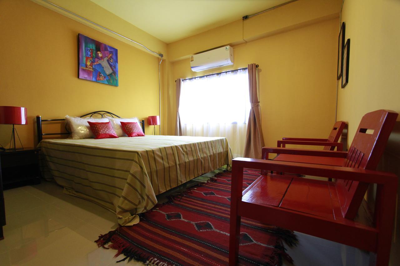 Chez Pom Hotel Chiang Mai Bagian luar foto