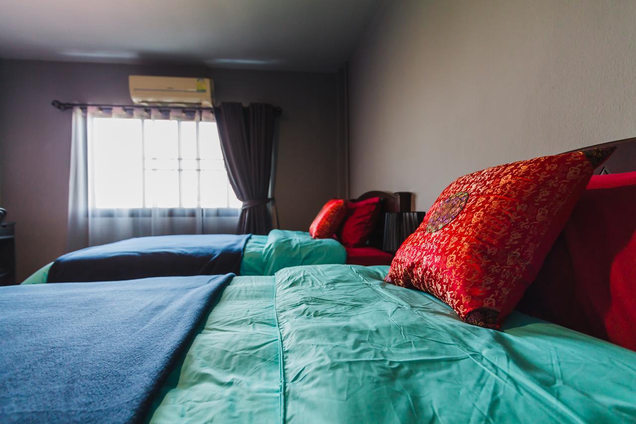 Chez Pom Hotel Chiang Mai Bagian luar foto