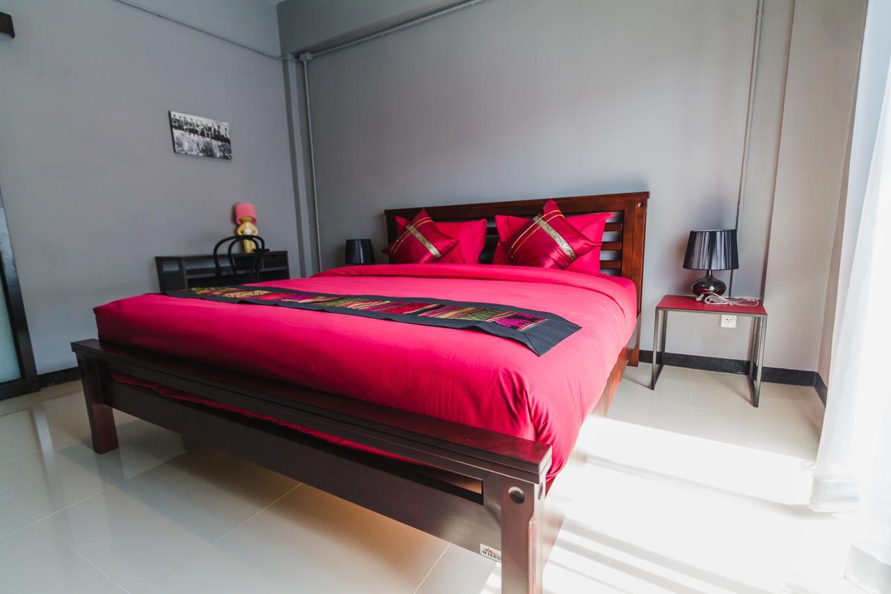 Chez Pom Hotel Chiang Mai Bagian luar foto