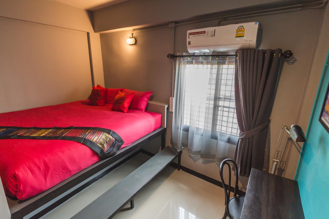Chez Pom Hotel Chiang Mai Bagian luar foto