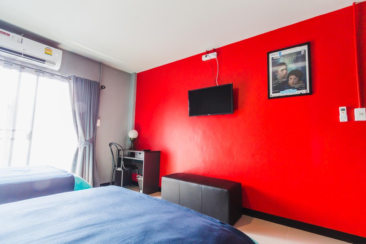 Chez Pom Hotel Chiang Mai Bagian luar foto